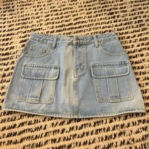 Pretty Little Thing PLT Shape Light Wash Denim Skirt. Size US 2